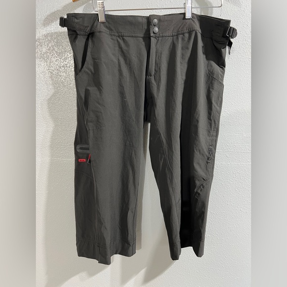 Zoic Pants - Zoic Women’s capri golf pants athletic hiking wicking L